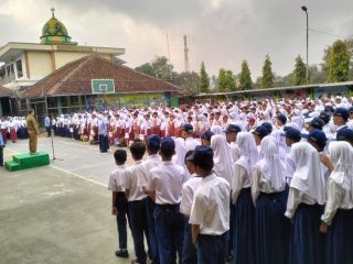Hari Pertama Sekolah, SMPN 12 Tasikmalaya Sambut 367 Siswa Baru Lewat Konsep "MPLS Ramah"