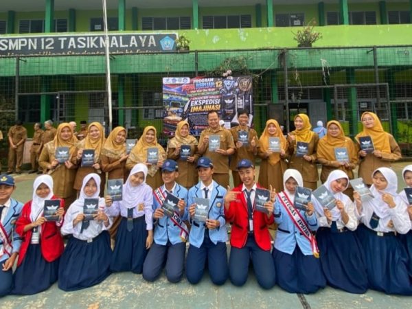 SMPN 12 Tasikmalaya Luncurkan Buku "Ekspedisi Imajinasi"